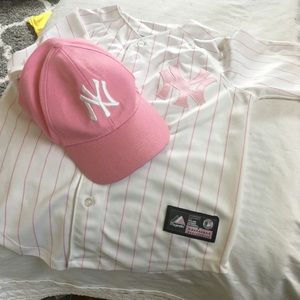 Yankee hat and jersey